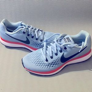 Never Worn Nike Zoom Pegasus 34 Running Shoe Size 6